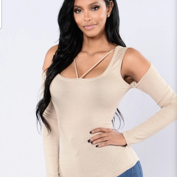 Top - Picture 2 of 2